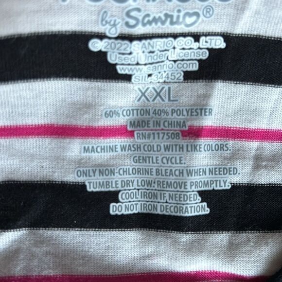 Pochacco Short Sleeve
Graphic Cropped T-Shirt - White Size XL NWT - Picture 7 of 7